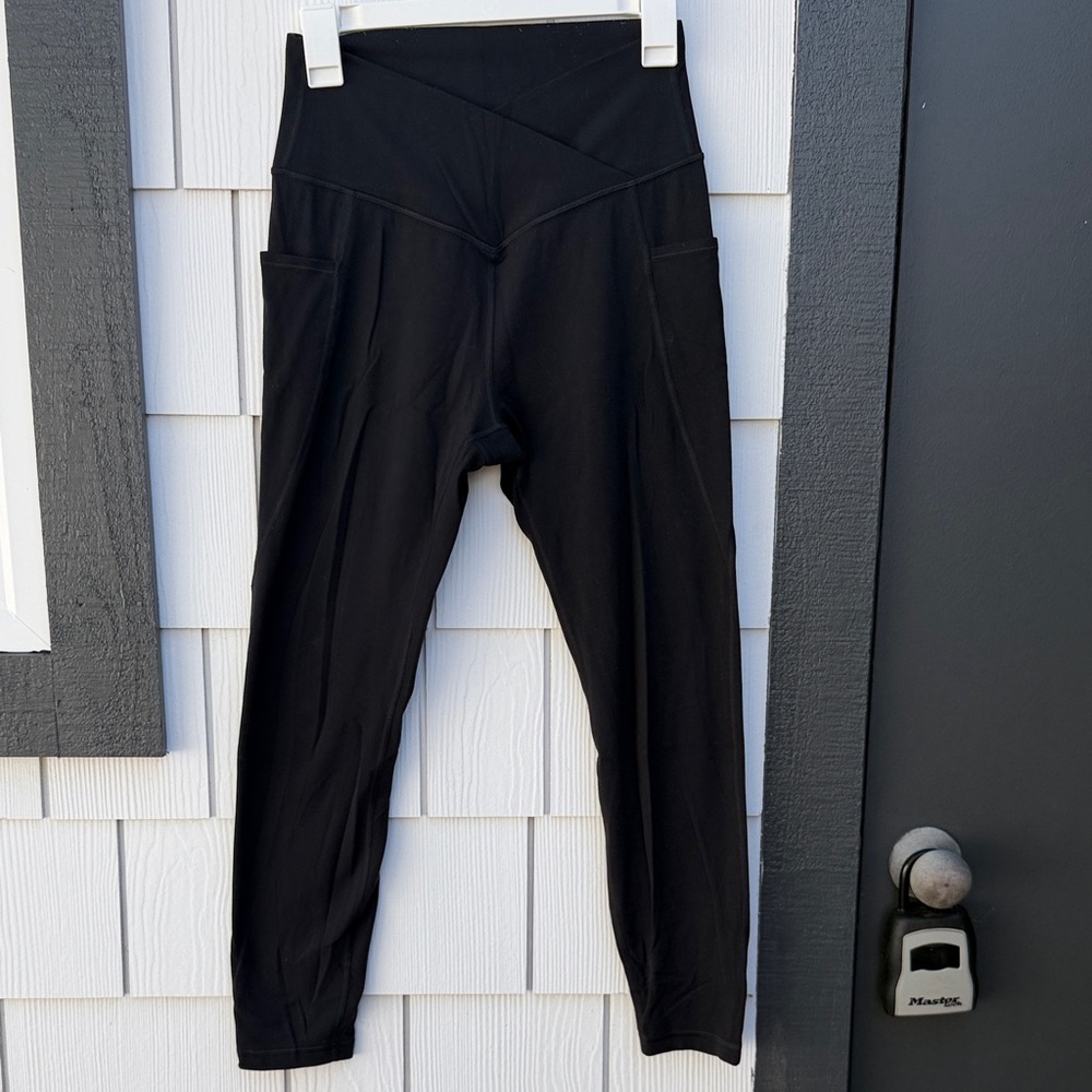 CRZ YOGA Butterluxe Womens Crossover Waist Workout Leggings with Pockets 25”